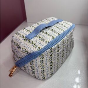 Floral Blue and White Women's Make-up Bag